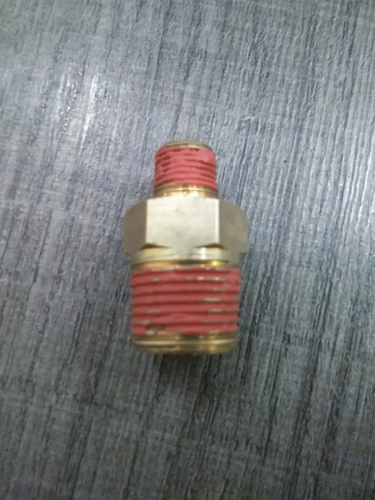 NP 090725125930-Conexión (racor) hidráulica de latón