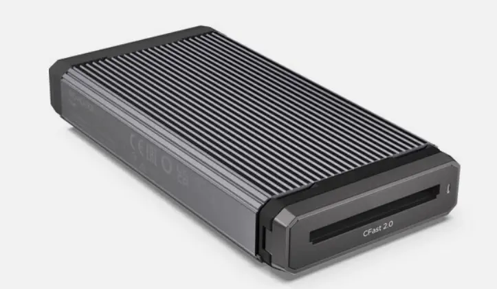 Lector de tarjetas, Marca Sandisk, PRO-READER CFast de alto rendimiento.